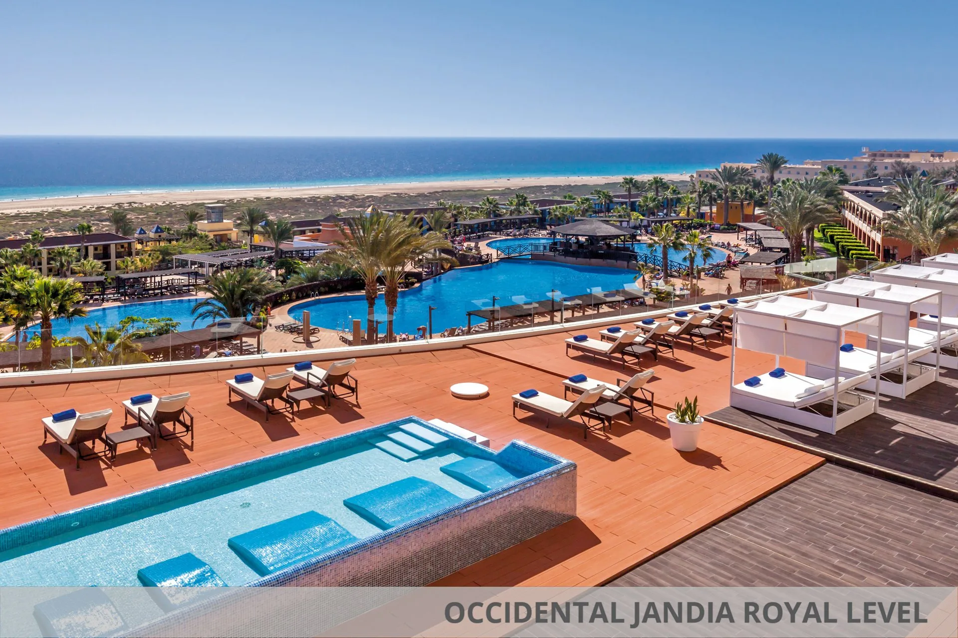 Occidental Jandía Royal Level 4* - uitzicht op strand en zwembad