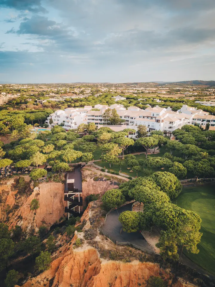 Pine Cliffs Resort 5* — golfresort in Portugal