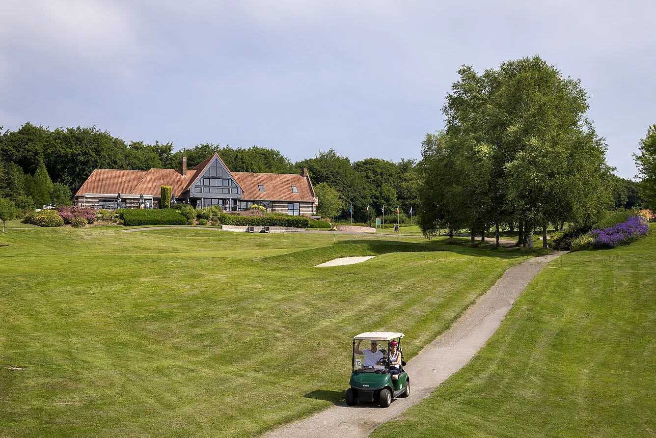 Najeti Hôtel du Golf Aa Saint-Omer 3* - entree van het hotel
