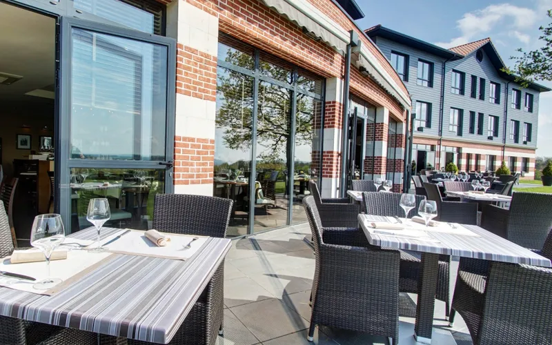 Golfreis AA Saint Omer Golfhotel 3* - terrasgedeelte