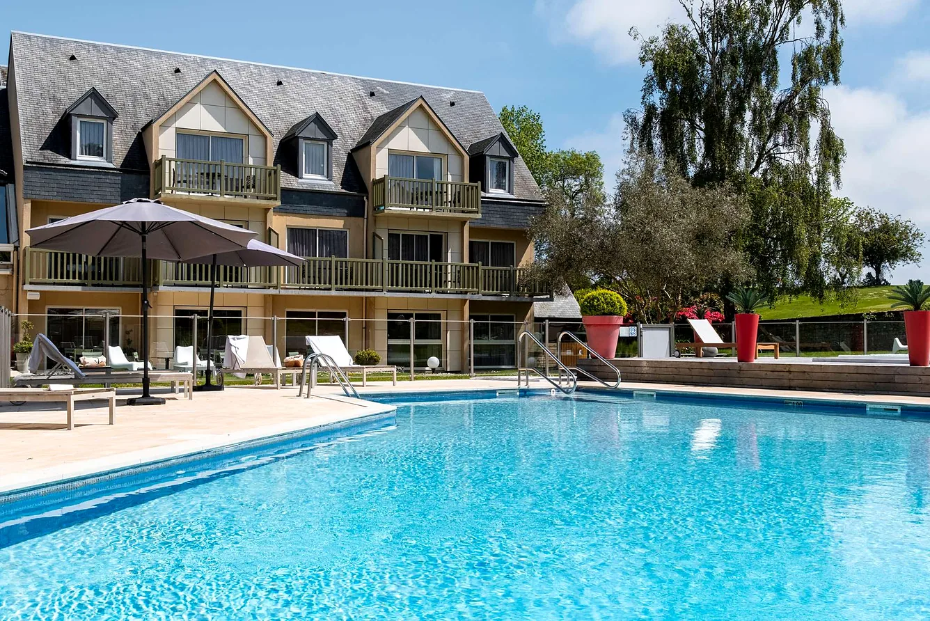 Mercure Omaha Beach 4* - verwarmd buitenzwembad met ligstoelen