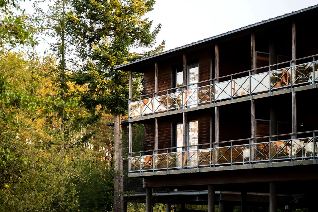 Domaine de Cicé-Blossac 4* - houten gevel met balkons