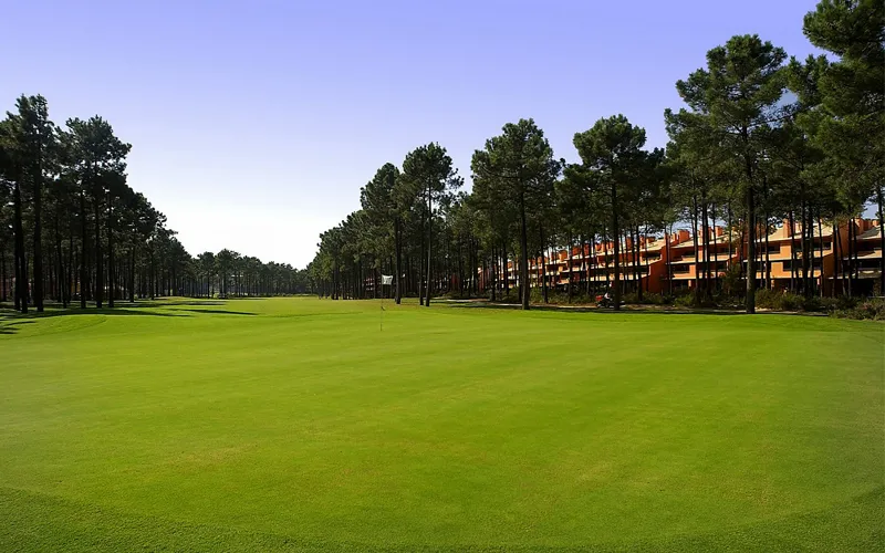 Aroeira Golf Resort 4* — DE PINES CLASSIC EN DE CHALLENGE COURSE