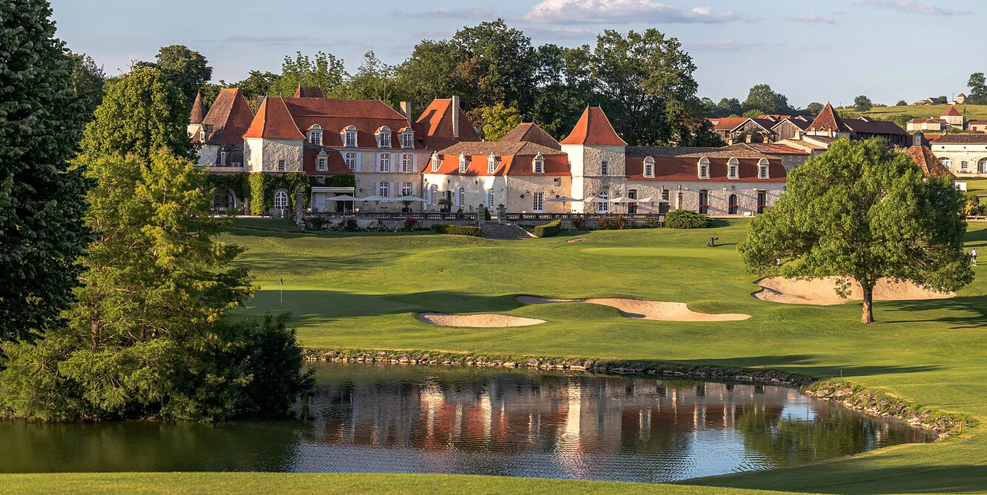 Château des Vigiers 4* - kasteel aan het water met de golfbaan