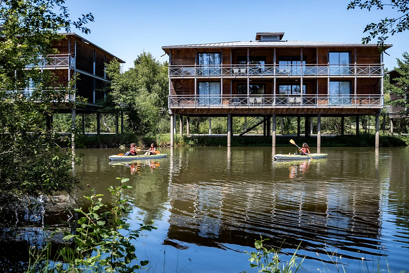 Domaine de Cicé-Blossac 4* - hotel op palen aan de vijver